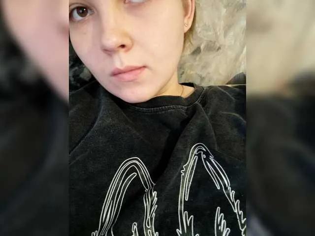 FoxyLoVe25 on BongaCams