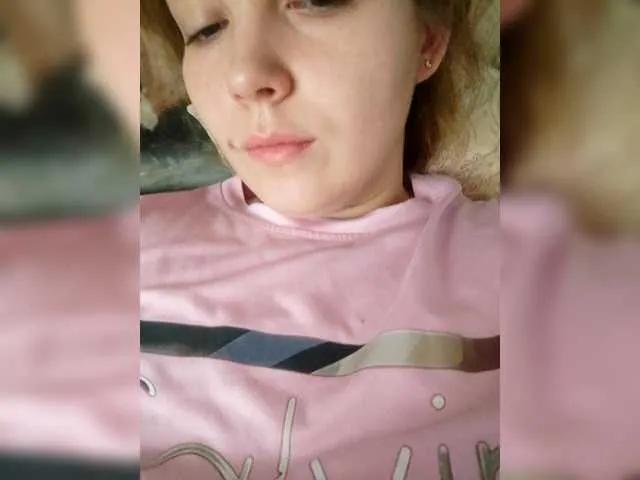 FoxyLoVe25 on BongaCams