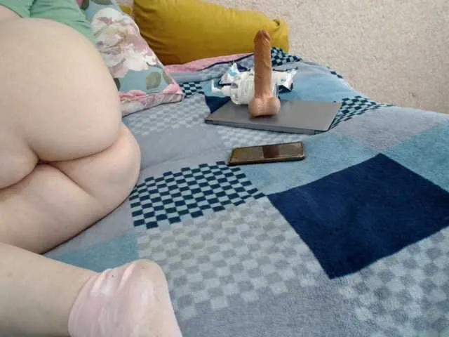MILAax on BongaCams