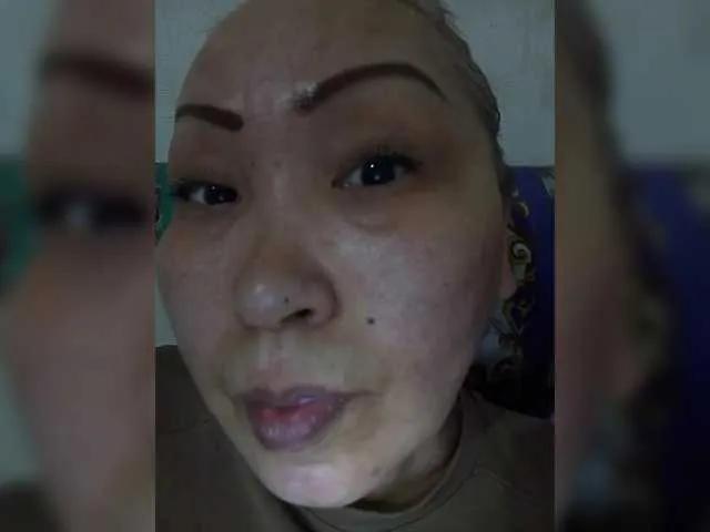Qweentis on BongaCams 