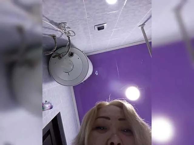 Qweentis on BongaCams 