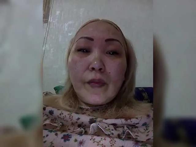 Qweentis on BongaCams