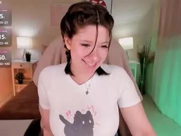 _sofi_spark —    =   // GOAL:  squeeze boobs under top [99 tokens left] #british #curvy #bigtits #daddysgirl #joi