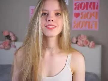 denaebeste — Hi ! I am beginner model here ! Let's just fun GOAL: hand bra + get wetter #new #shy #skinny #18 [484 tokens remaining]