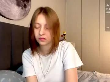 ellie_hollow on Chaturbate 