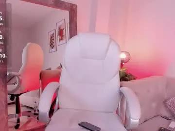 isabella_winkler —  Young fit woman ready to squirt all over  Tip if you have a request  Pvt show for more fun  - Multi-Goal :  warm me up and make me cum #cum #lovense #muscle #fit #bigass