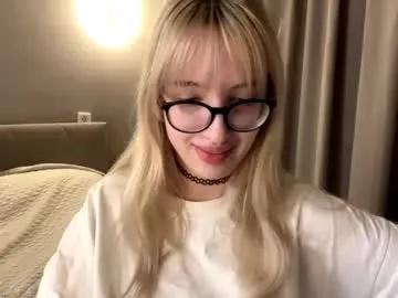 joellavaranda — 'CrazyTicket': play with my boobs Type /cmds to see all commands.