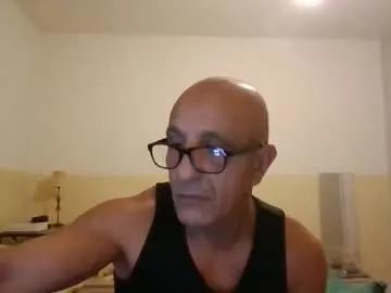 moment71200 on Chaturbate 