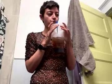 princ3ssarii — #amateur #gymgirl #latina #yoga Come watch me be a nerd for you #daddy