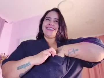 tinacurv on Chaturbate