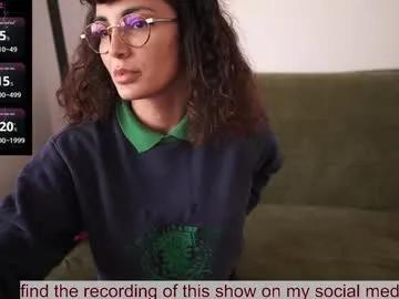 venus_in_jeans — hello!  tip 999 for 6 min of toy control [999 tokens remaining]