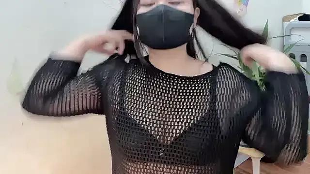 --Lyly-- on StripChat 