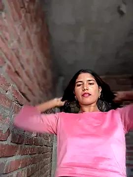 4U143 — Full nude show