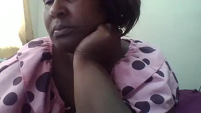 AddictiveAssCurves on StripChat 