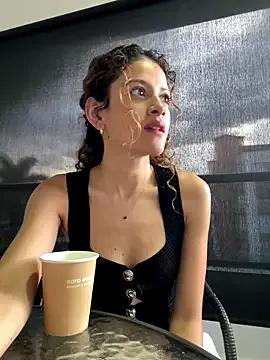 alana15 on StripChat 