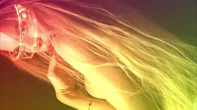 Alvuwkaa — naked astride a pillow