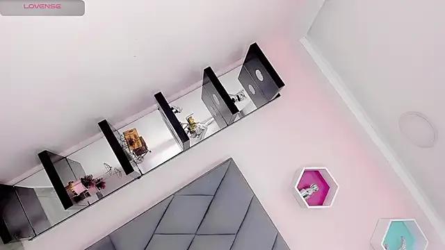 Amira_Ember — oil in body