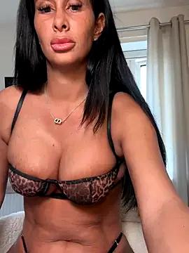 AriannaIsabellax on StripChat 