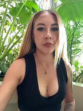 asraifae on StripChat 