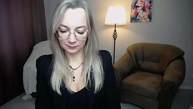 Ava_Elior on StripChat