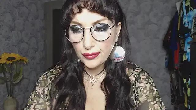 Aziza1 on StripChat 