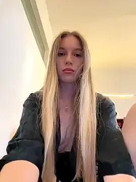 bbysonia on StripChat