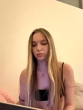 bbysonia on StripChat