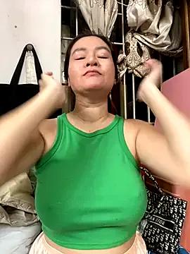 Bollozzy_89 on StripChat