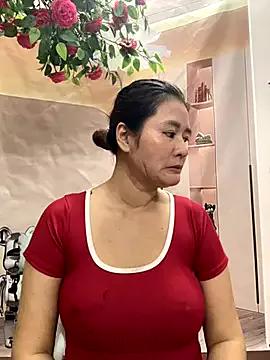 Bollozzy_89 on StripChat