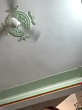 Bollozzy_89 on StripChat