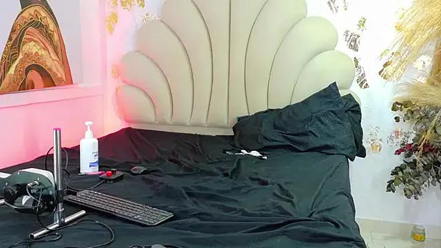 bonieklent on StripChat