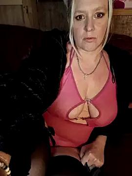 Bouncy-Bella28X — Play with me until I cum/squirt