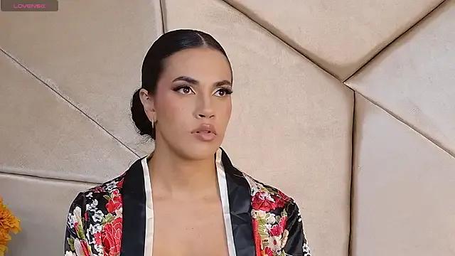 Camille_Torres on StripChat