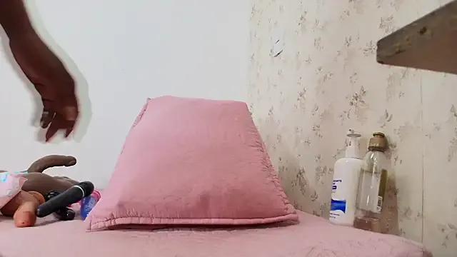 cataleya_ebony_ on StripChat 