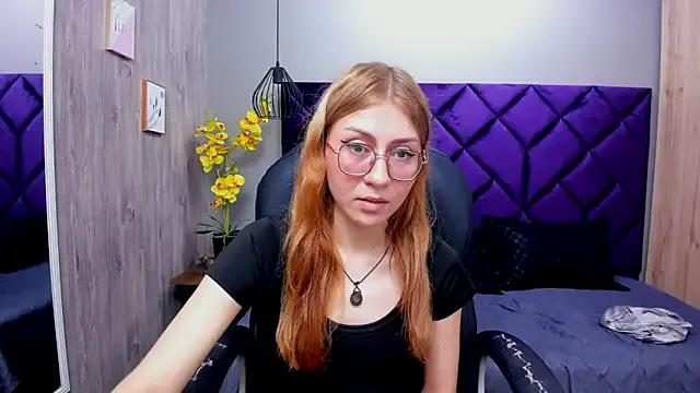 ChloeCampbell03 on StripChat