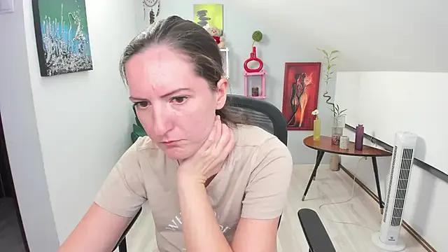 ChloeHottyX on StripChat