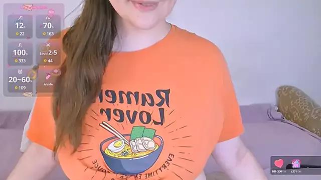 ChubbyMaia on StripChat