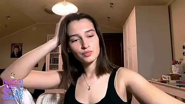 DarlineBrustera on StripChat