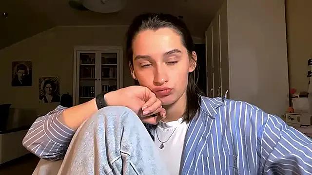 DarlineBrustera on StripChat