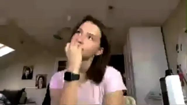 DarlineBrustera on StripChat