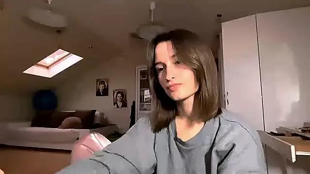 DarlineBrustera on StripChat