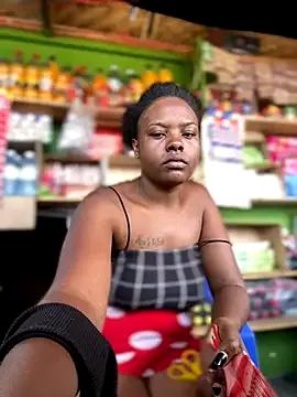 Dellah27 on StripChat 