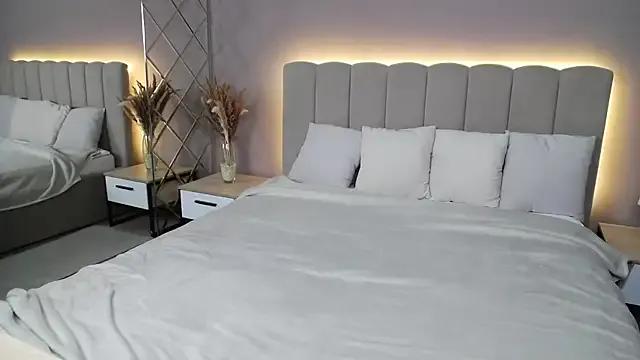 DianaMello — look at my legs   