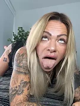 Divina_X_ — Free Boobs 20 Min.