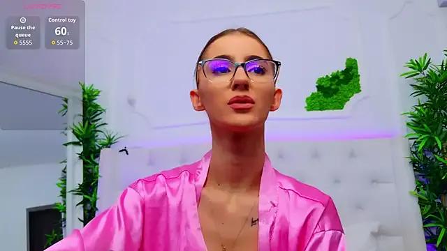 ElisaCharm — Private on StripChat