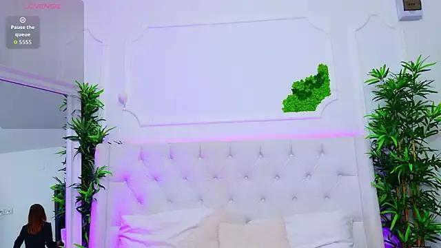 ElisaCharm on StripChat