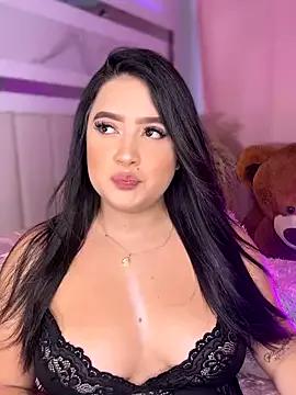 Emiily_Moore1 on StripChat 