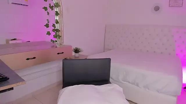 emma_rules99 on StripChat 