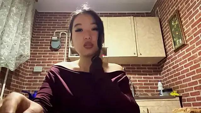 EmmaLeexth on StripChat 