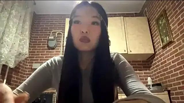 EmmaLeexth — Freechat on StripChat